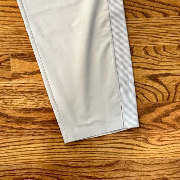 Athleta Brooklyn Mid rise Ankle Pants. Light Tan. Size 4. - Picture 3 of 8